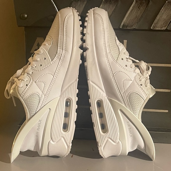 air max 90 flyease white